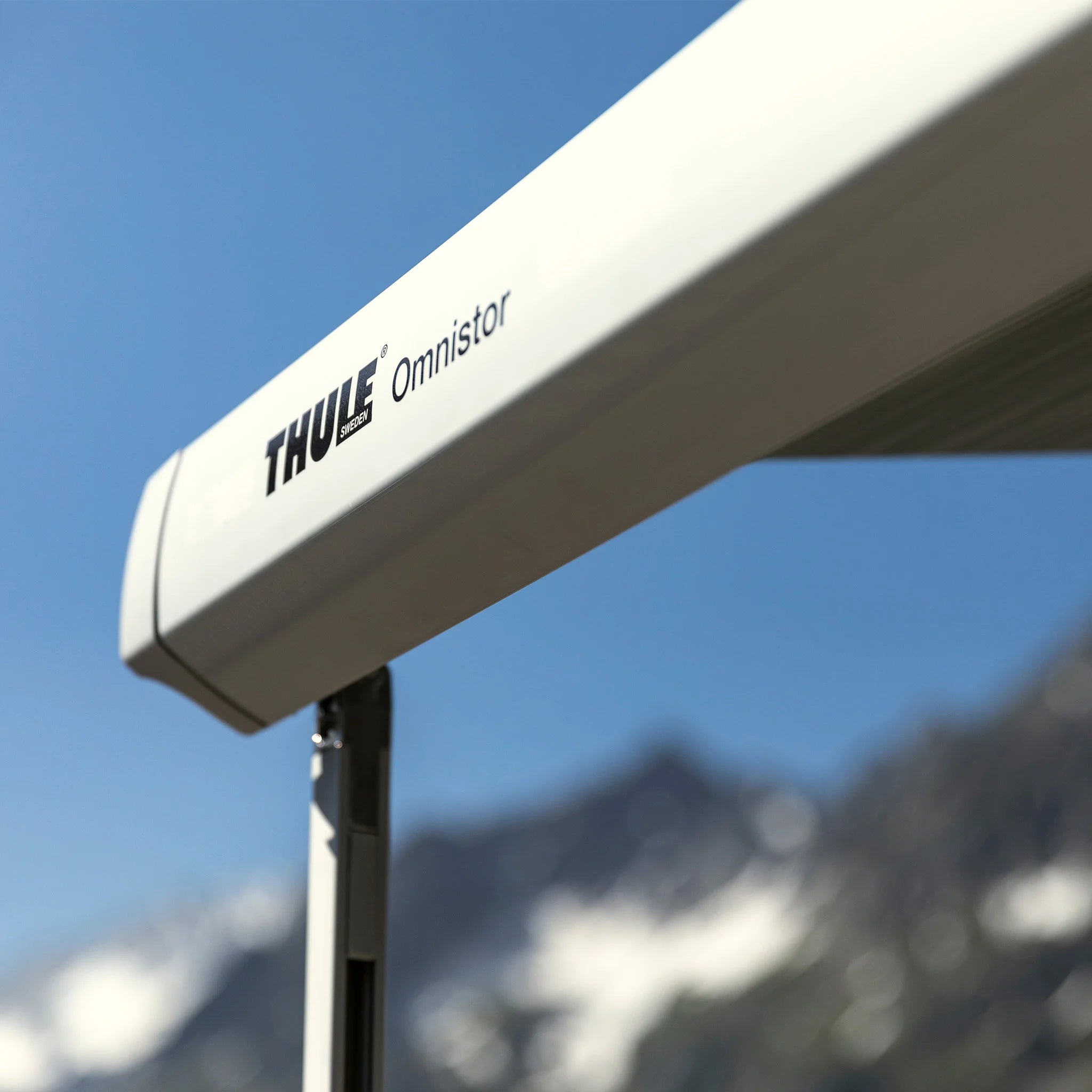Thule 5200 Omnistor Side Mount RV Manual Awning 4.5M - Black Case