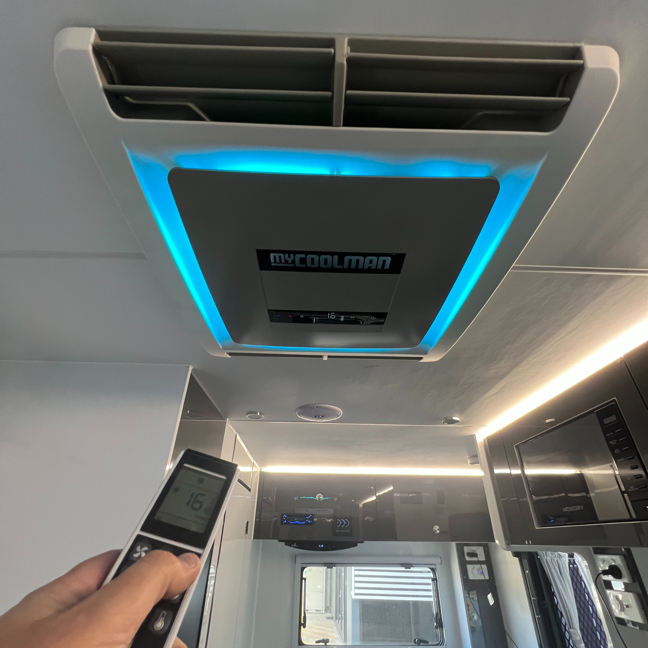 myCOOLMAN Roof Top Air Conditioner 3KW Kit **NEW**- RV Online 