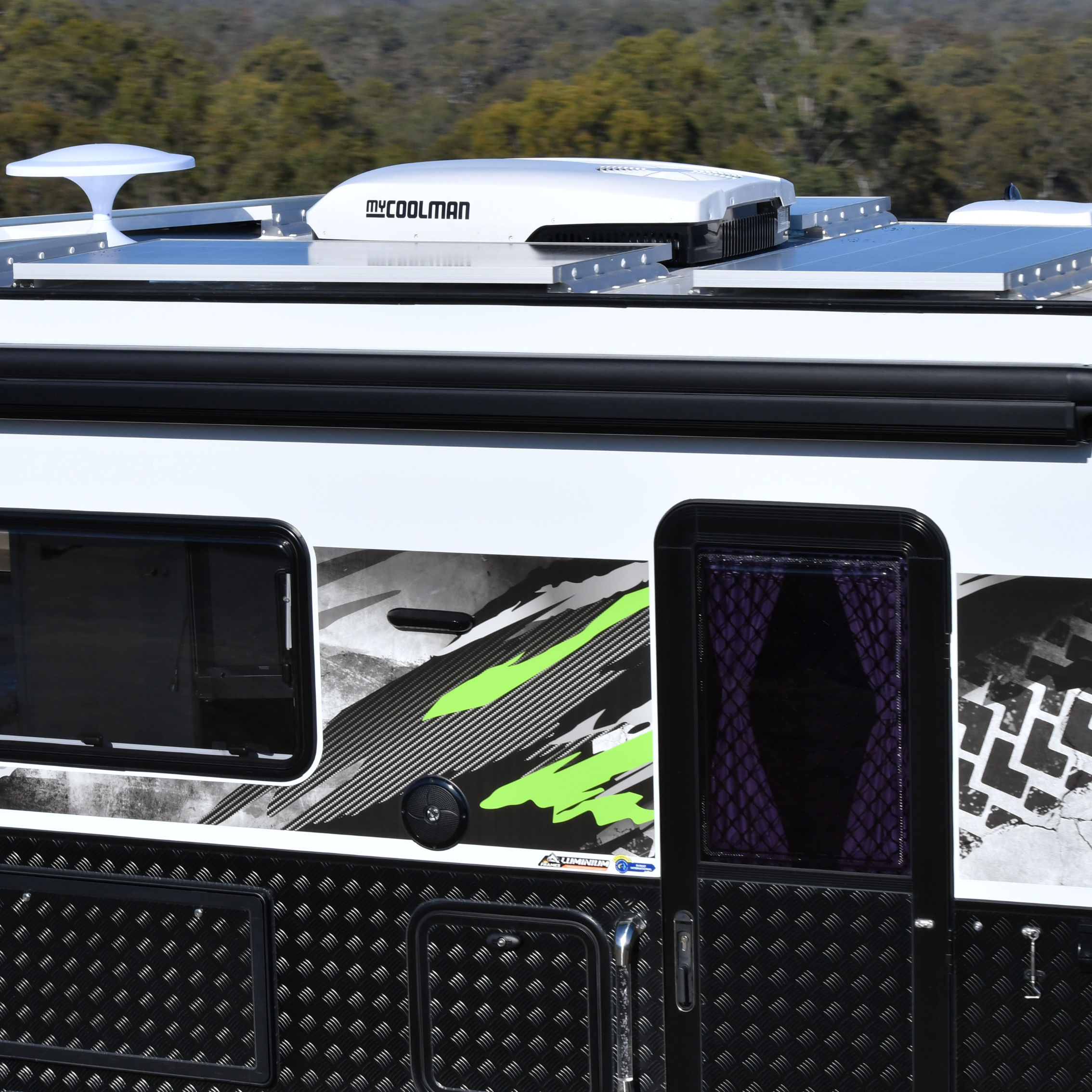 myCOOLMAN Roof Top Air Conditioner 3KW Kit **NEW** - RV Online