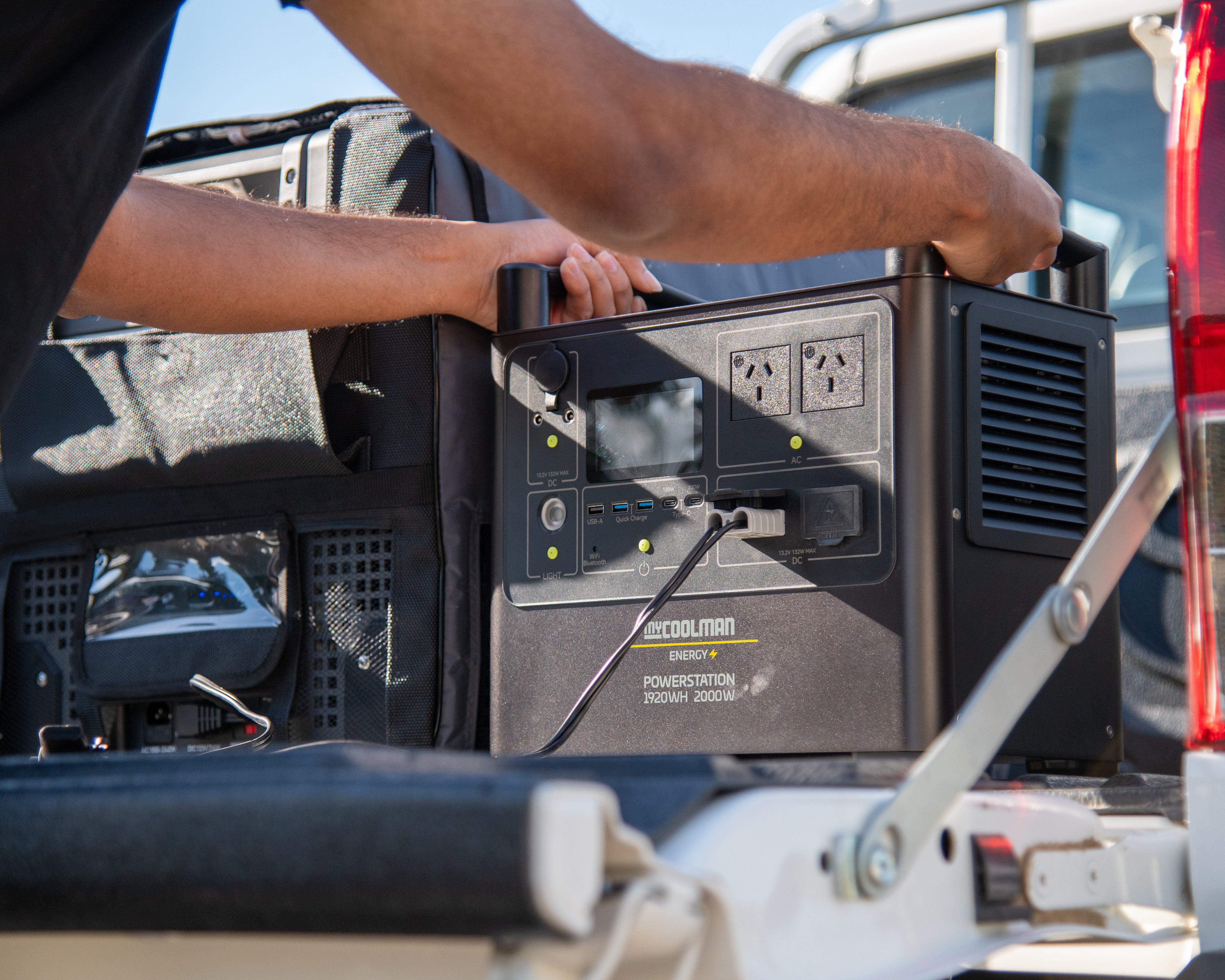 myCOOLMAN Energy Power Station 2000W 150Ah - NEW