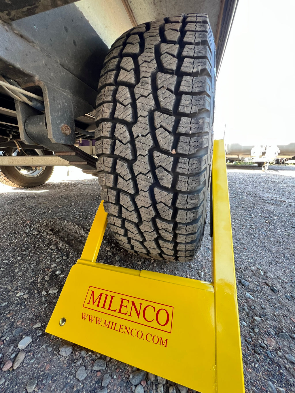 Bulldog Euro Wheel Clamp EM1000 – Heavy-Duty Truck Tyre Lock 300mm/400mm With 5-Year Guarantee