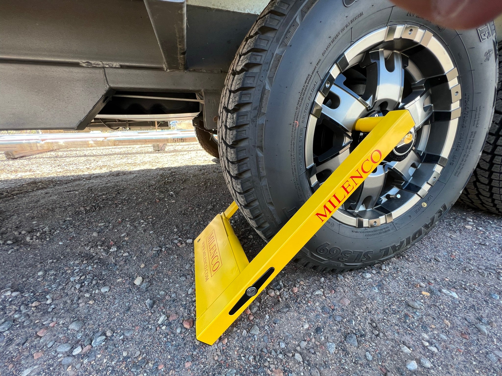 Milenco Australian Wheel Clamp MI6590-RV Online