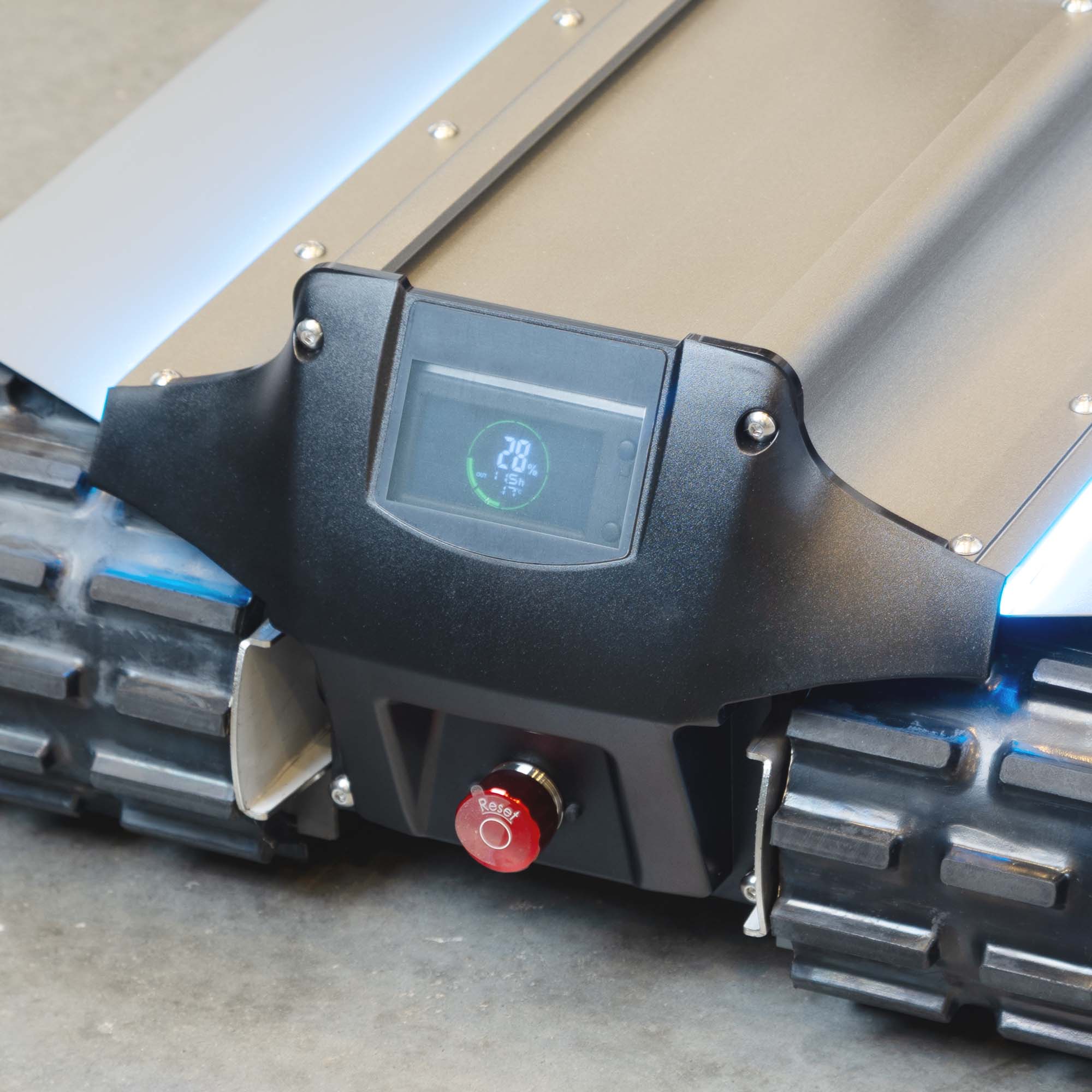 Optitec All Terrain Heavy Duty Caravan Remote Controlled Mover 2500Kg Inc 50mm Drawbar Bracket