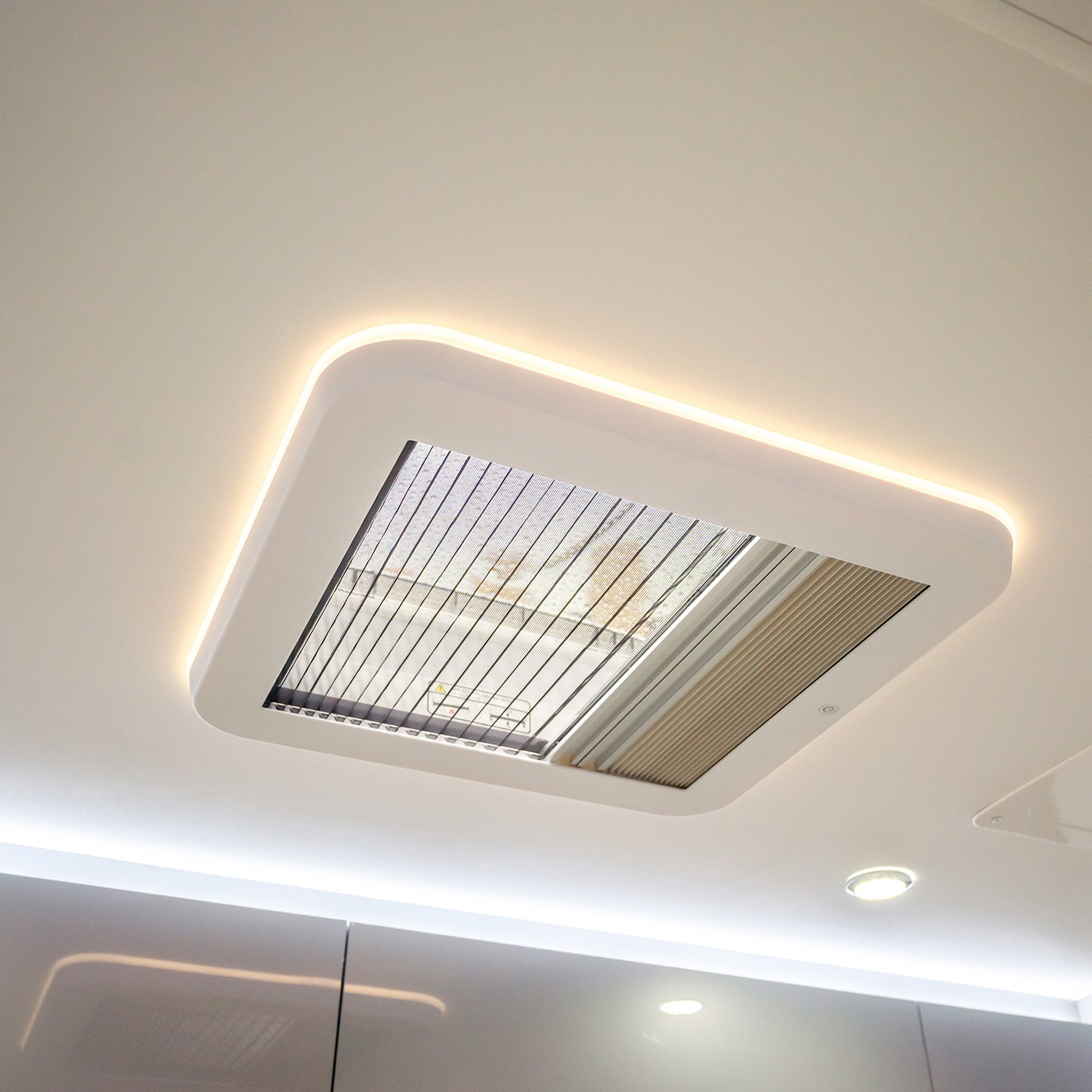 Aussie Traveller Roof Hatch 400x400 Smoke Black Lid