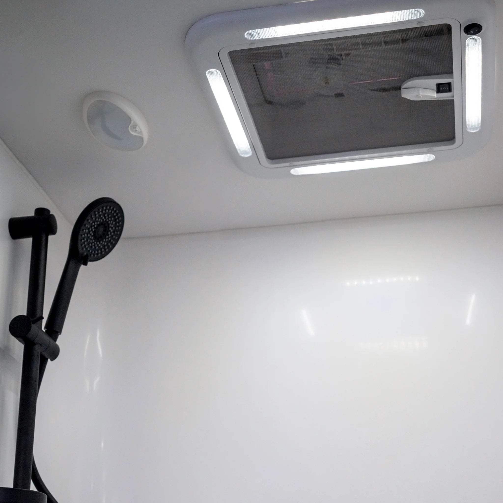 Aussie Traveller Shower &amp; Bathroom Roof Hatch 280x280
