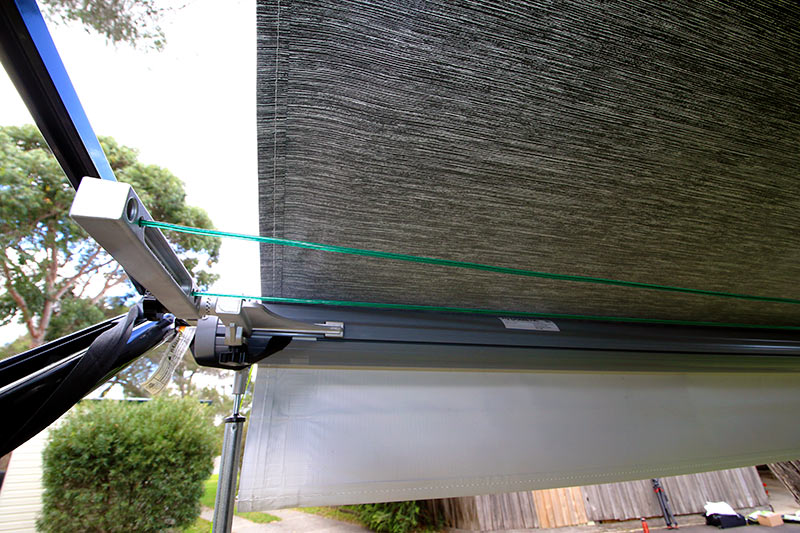 RV & Caravan Clothesline - Suit 88mm to 90mm Rollout Awnings