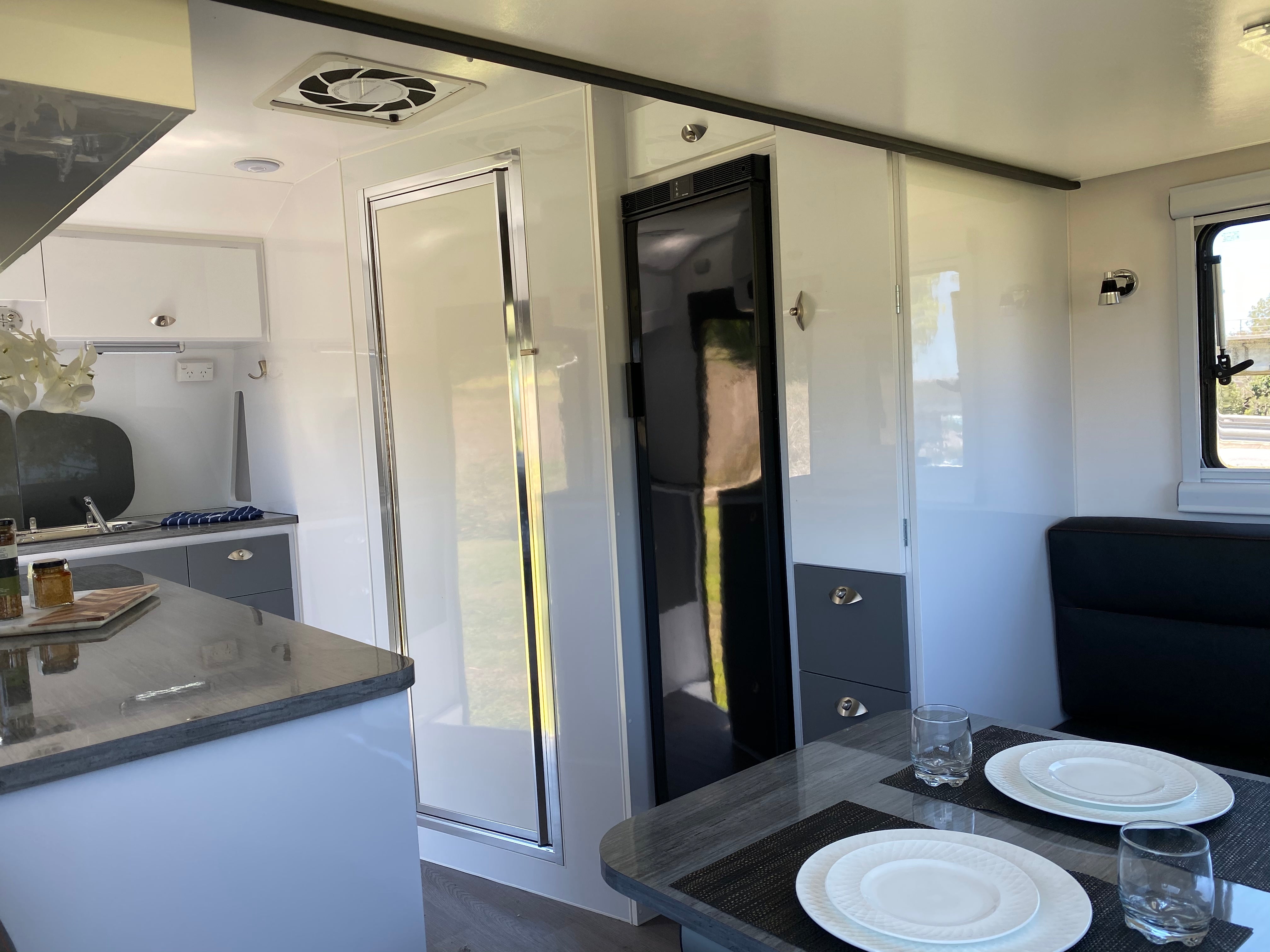 CaraFan Sahara CP700 Caravan Pressuriser